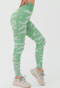 Seamless Camo Legging - mayzia